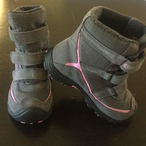 Girls KEEN snow boot